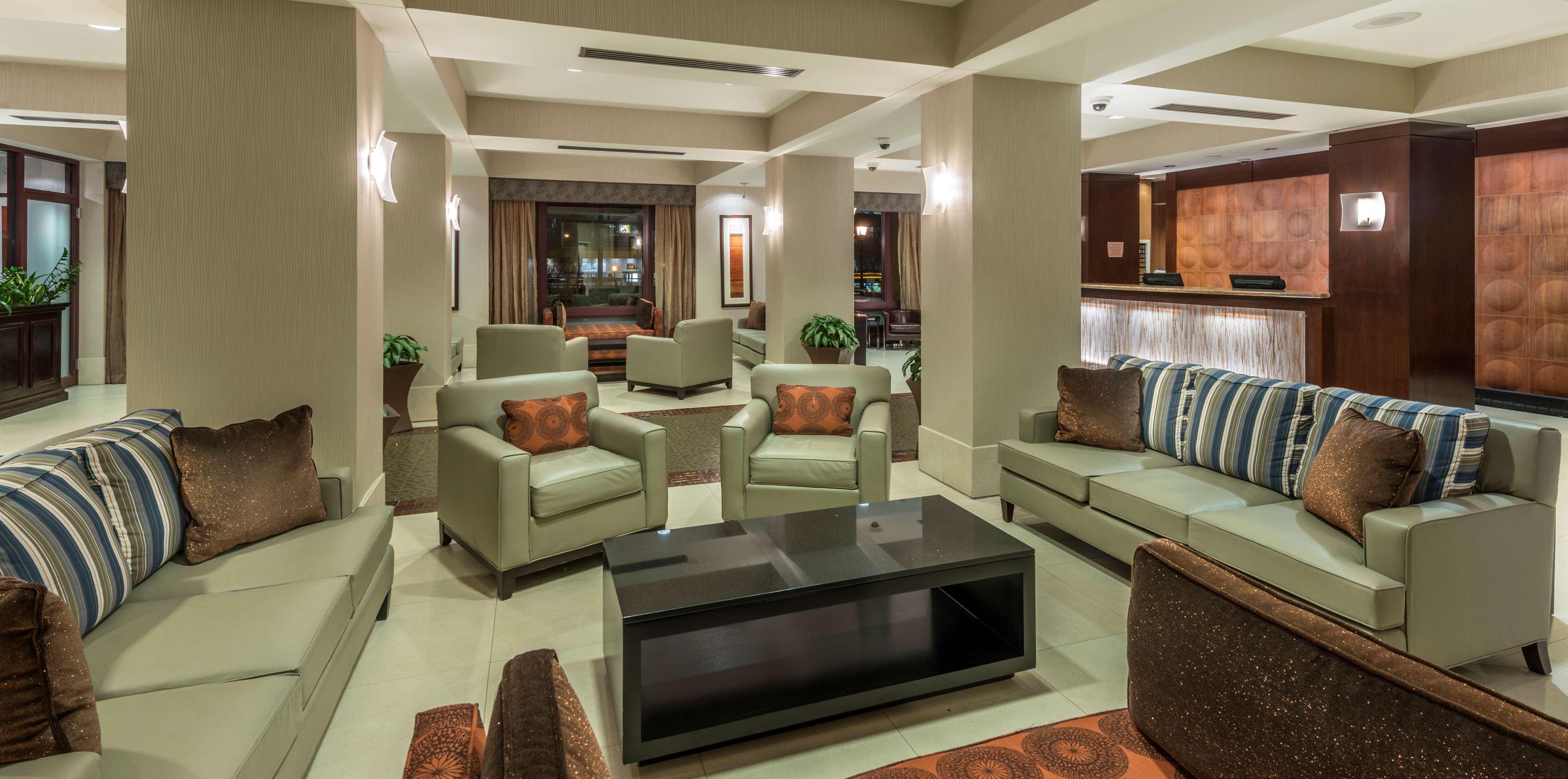 Embassy Suites By Hilton Alexandria Old Town Bagian luar foto