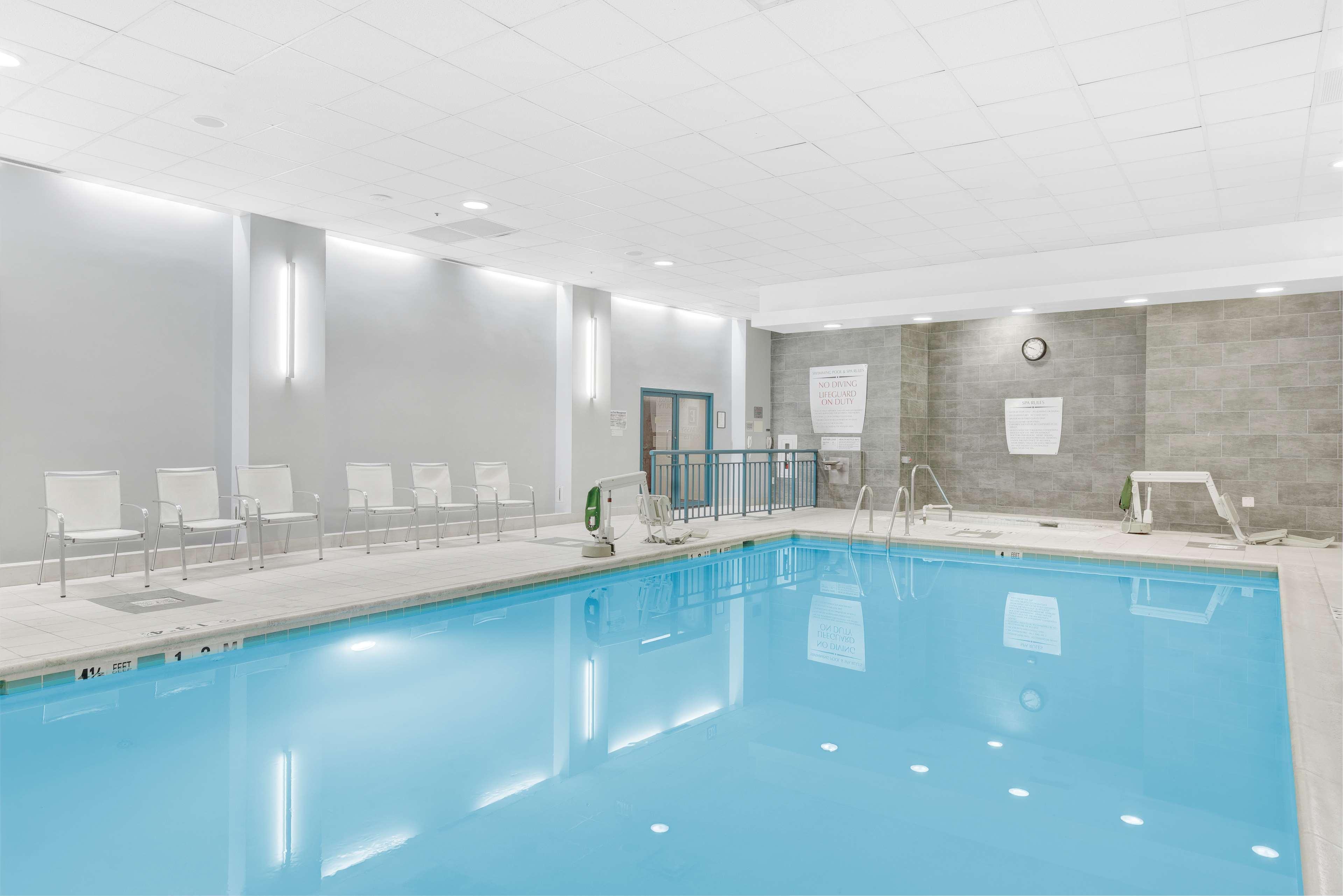 Embassy Suites By Hilton Alexandria Old Town Bagian luar foto