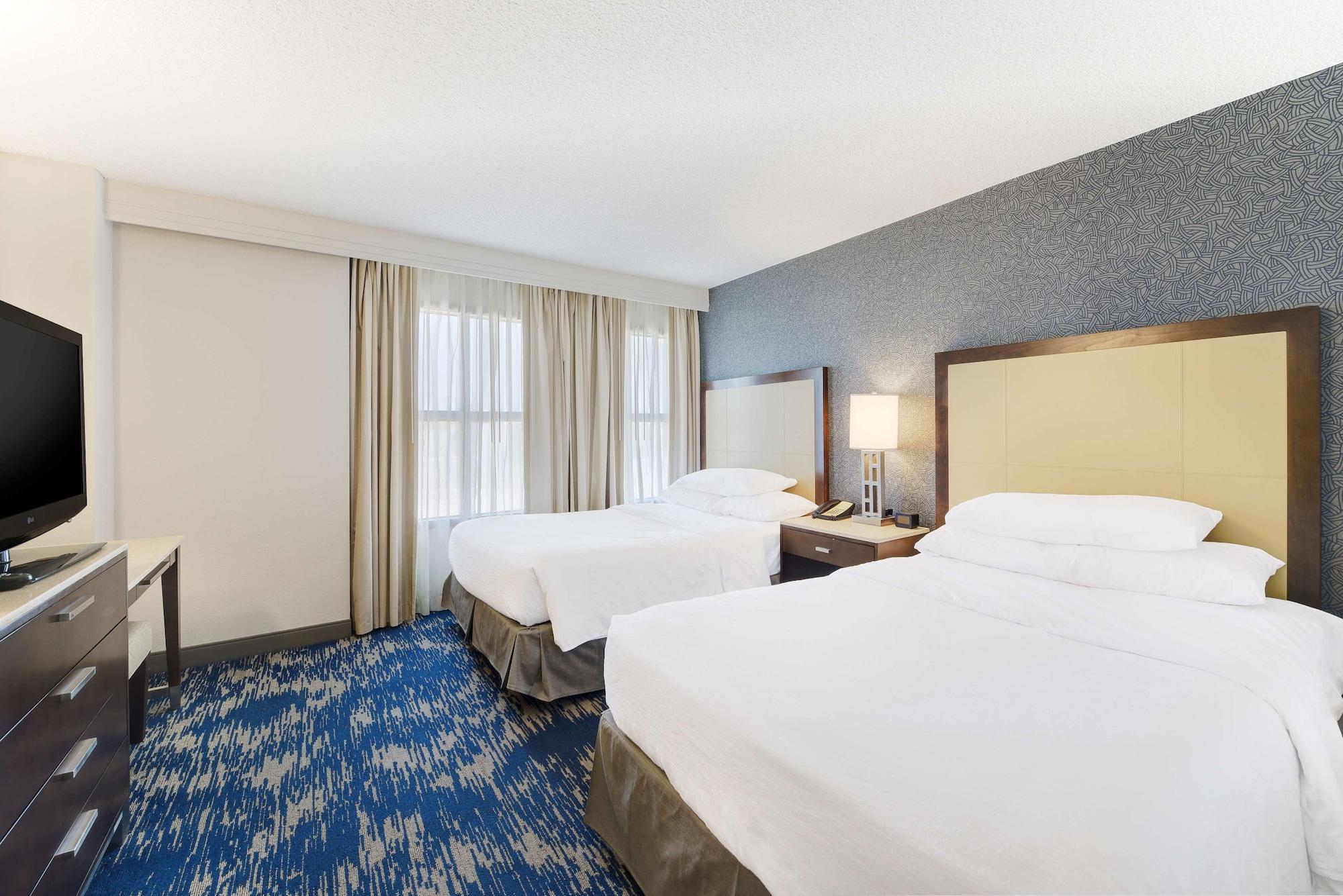 Embassy Suites By Hilton Alexandria Old Town Bagian luar foto
