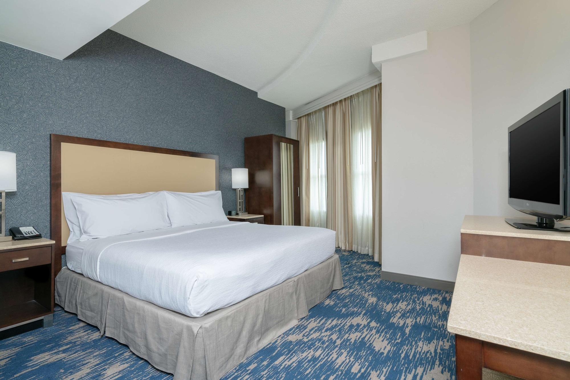 Embassy Suites By Hilton Alexandria Old Town Bagian luar foto