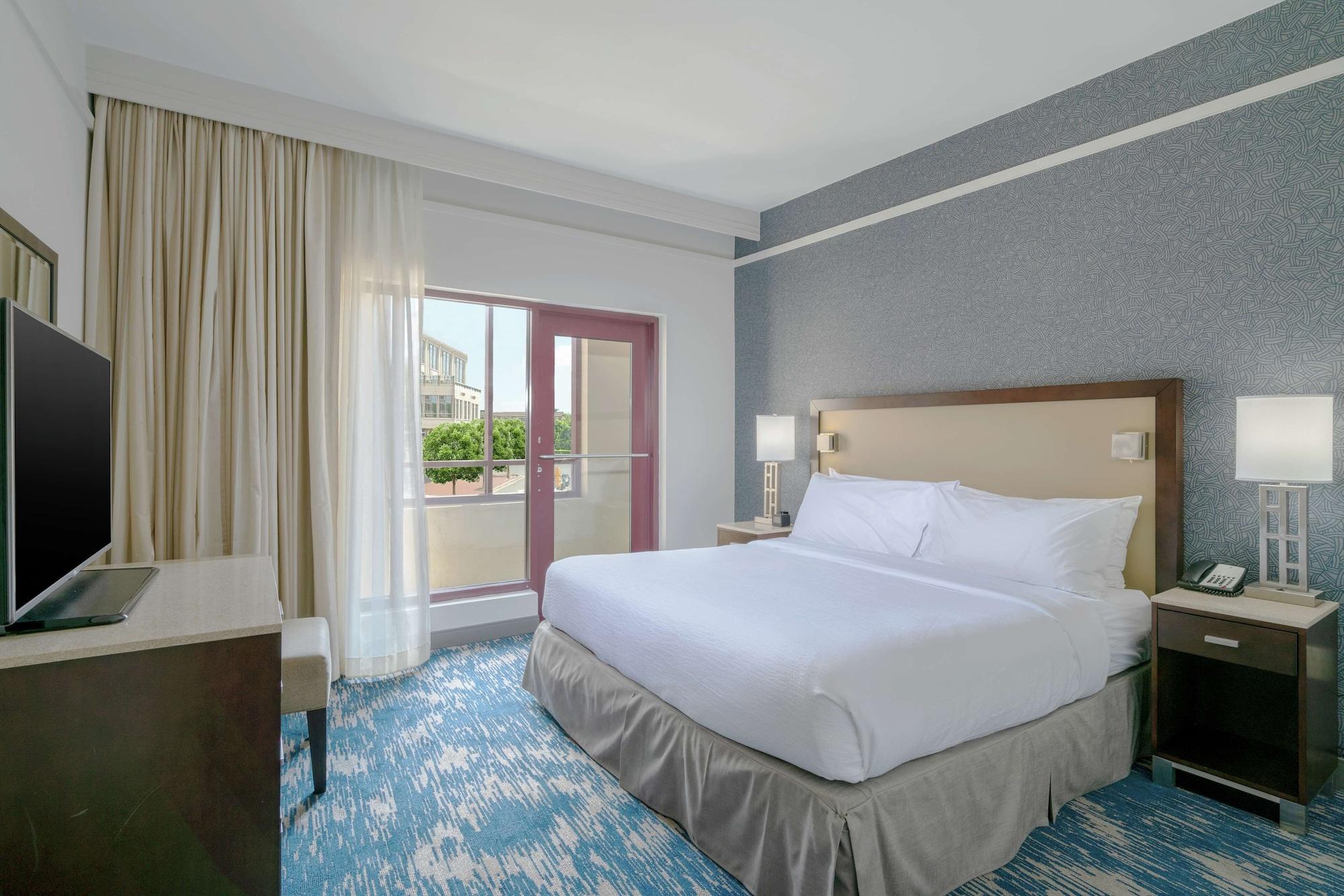 Embassy Suites By Hilton Alexandria Old Town Bagian luar foto