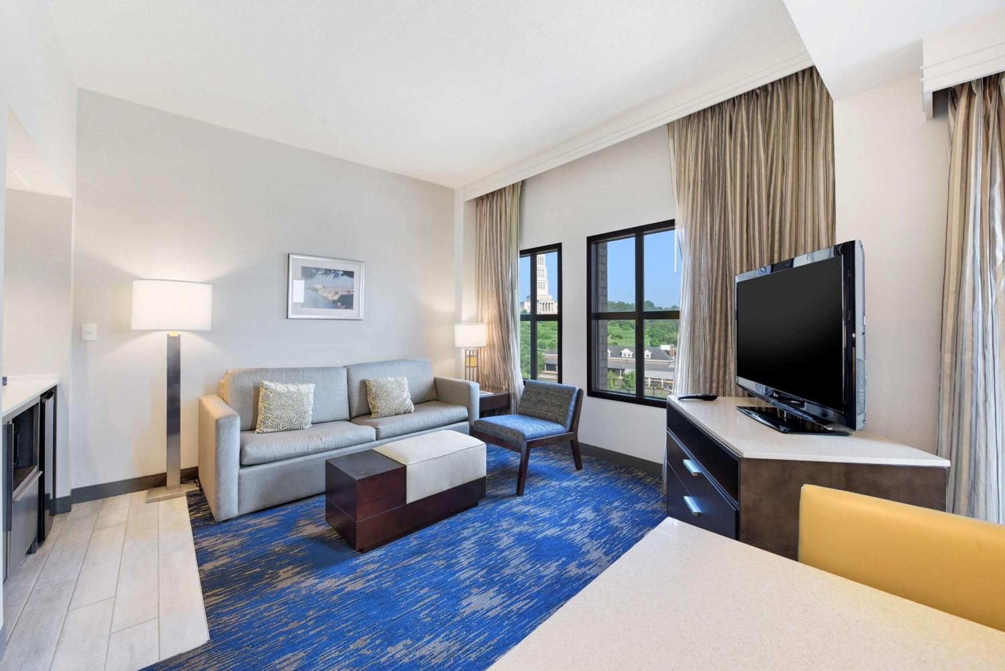 Embassy Suites By Hilton Alexandria Old Town Bagian luar foto