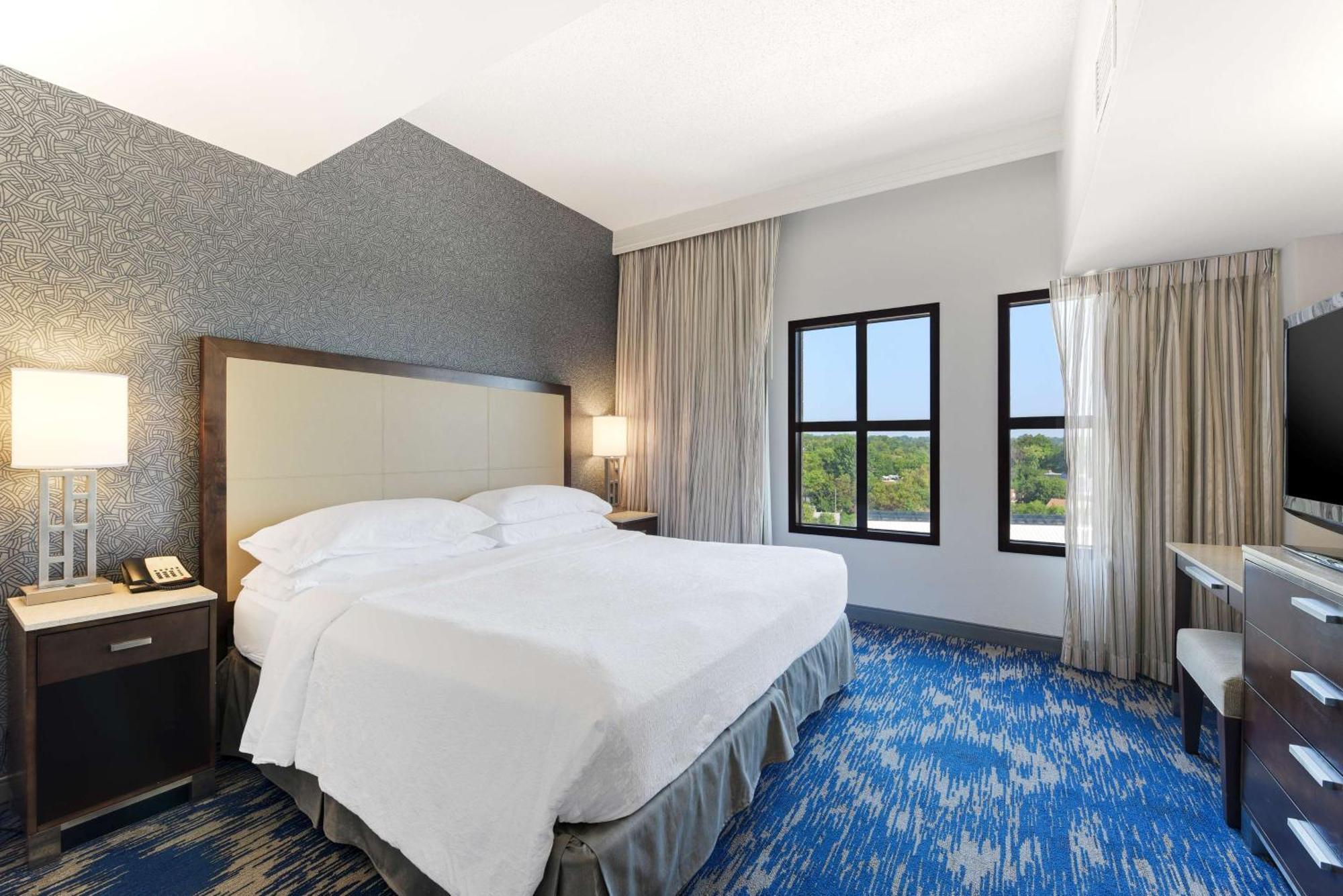 Embassy Suites By Hilton Alexandria Old Town Bagian luar foto
