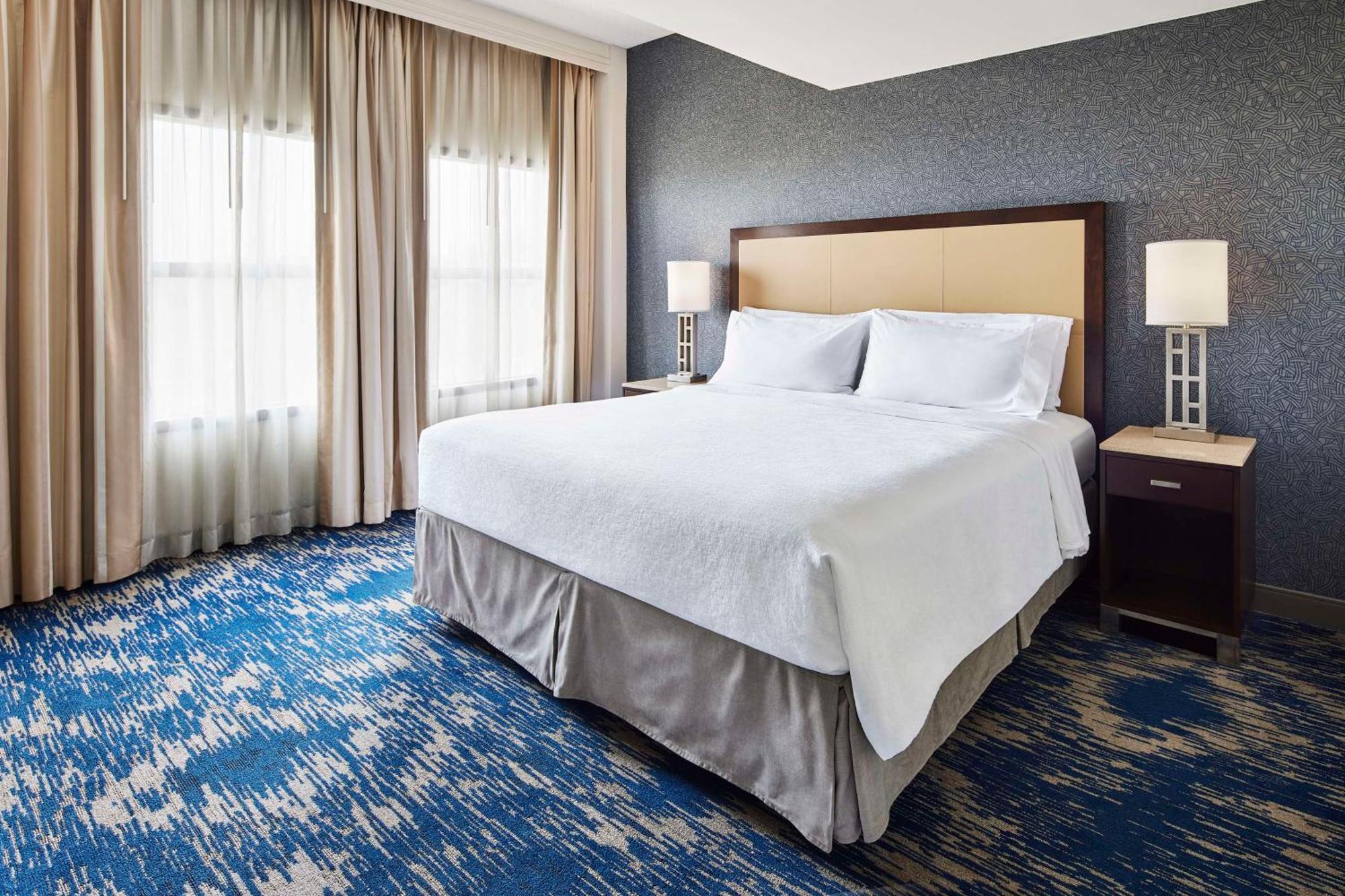 Embassy Suites By Hilton Alexandria Old Town Bagian luar foto